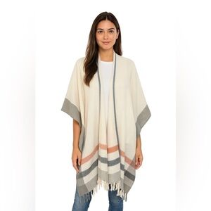 Ann Taylor Pancho one size Fringe lower level